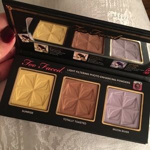 BRAND NEW too faced selfie palette